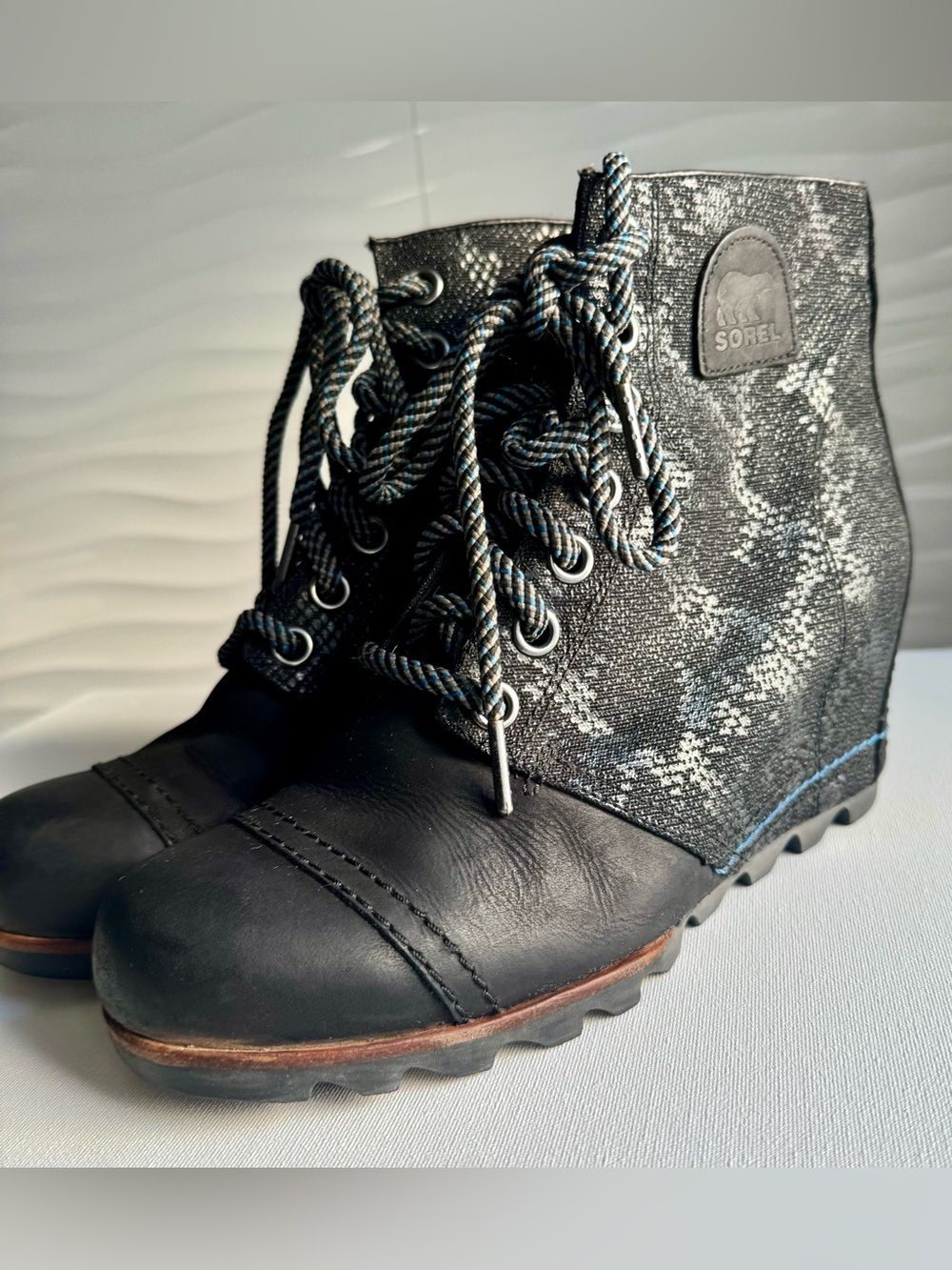 Sorel 1964 premium waterproof snake print black Lace-Up Wedge Ankle Boots - Picture 3 of 9